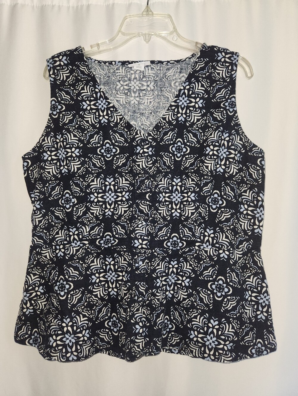 Navy and White Floral V-Neck Peplum Camisole #flare #charming #flirty #breezy